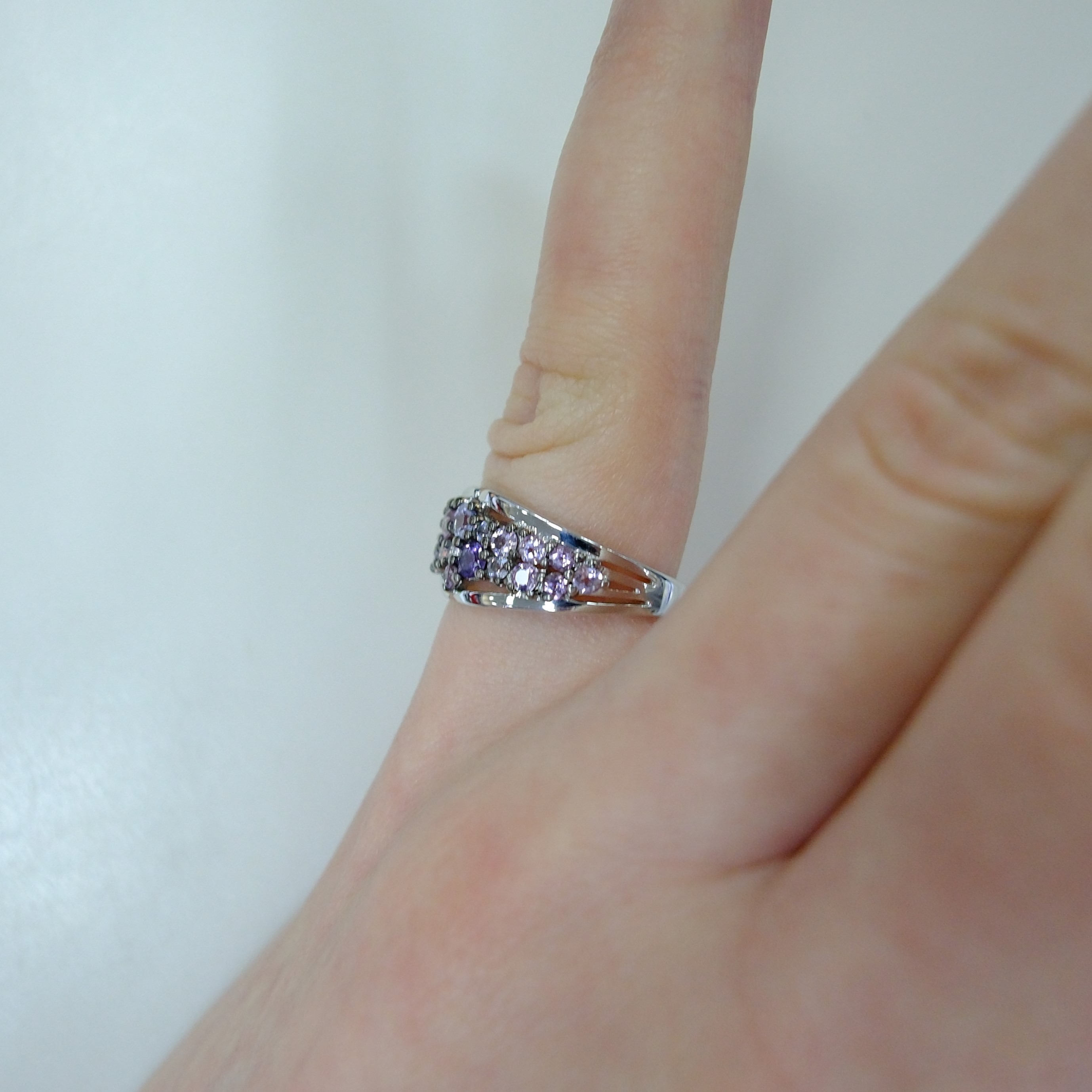 Серебряное кольцо с цветной шпинелью